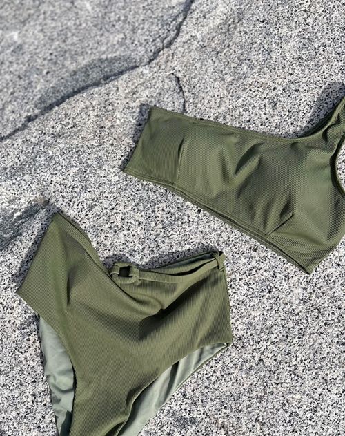 Bikini kaki alto